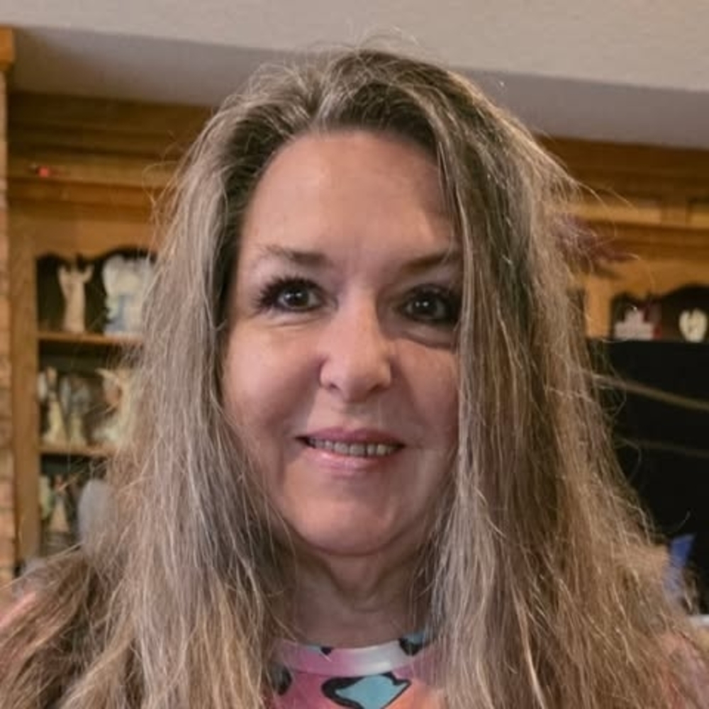 Meet your Posher, Debbie